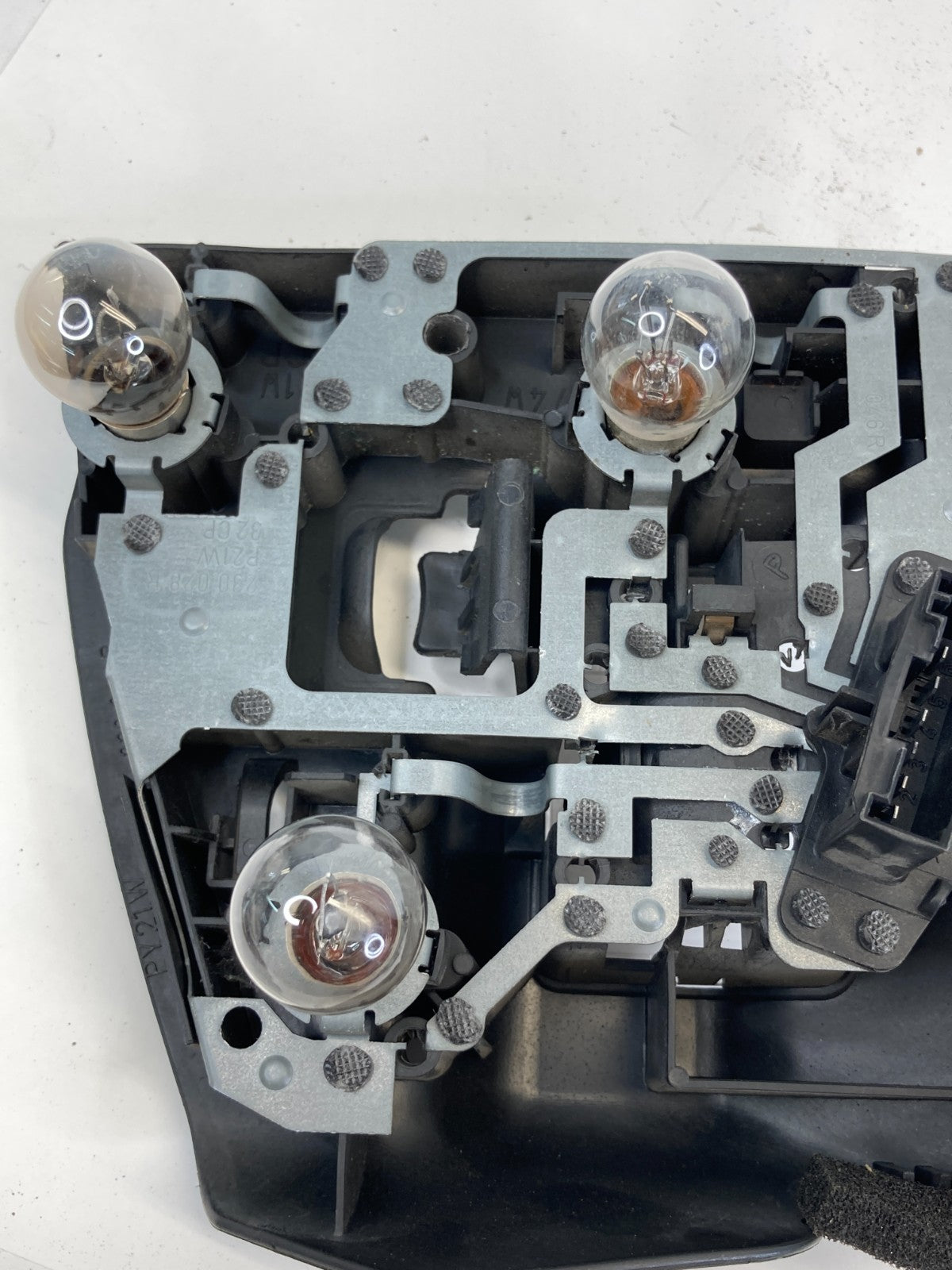 1999 2000 BMW 323i Sedan Rear Right Tail Light Carrier Bulb Holder 63218383100