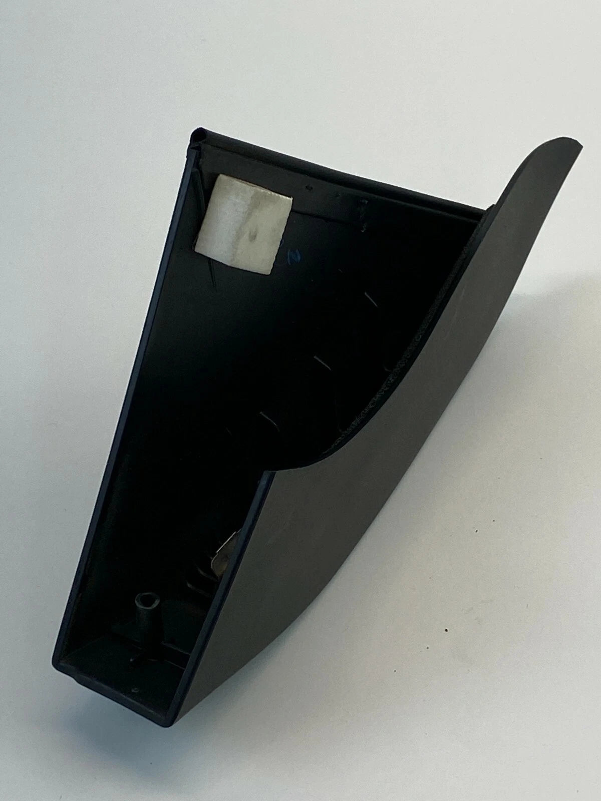 08-16 TOWN & COUNTRY REAR LEFT SLIDING INNER DOOR CORNER COVER 0ZX01TRMAB OEM