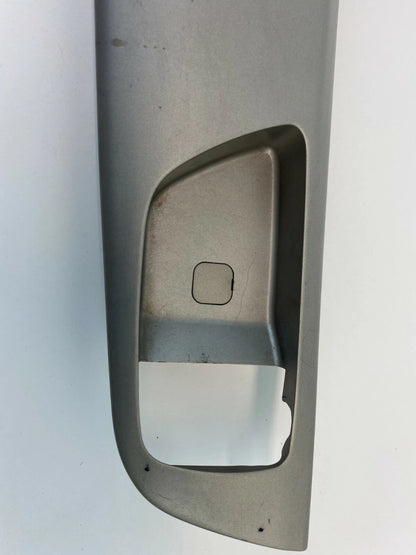 06-08 KIA OPTIMA FRONT RIGHT PASSENGER INNER DOOR HANDLE BEZEL TRIM 82621-2G000