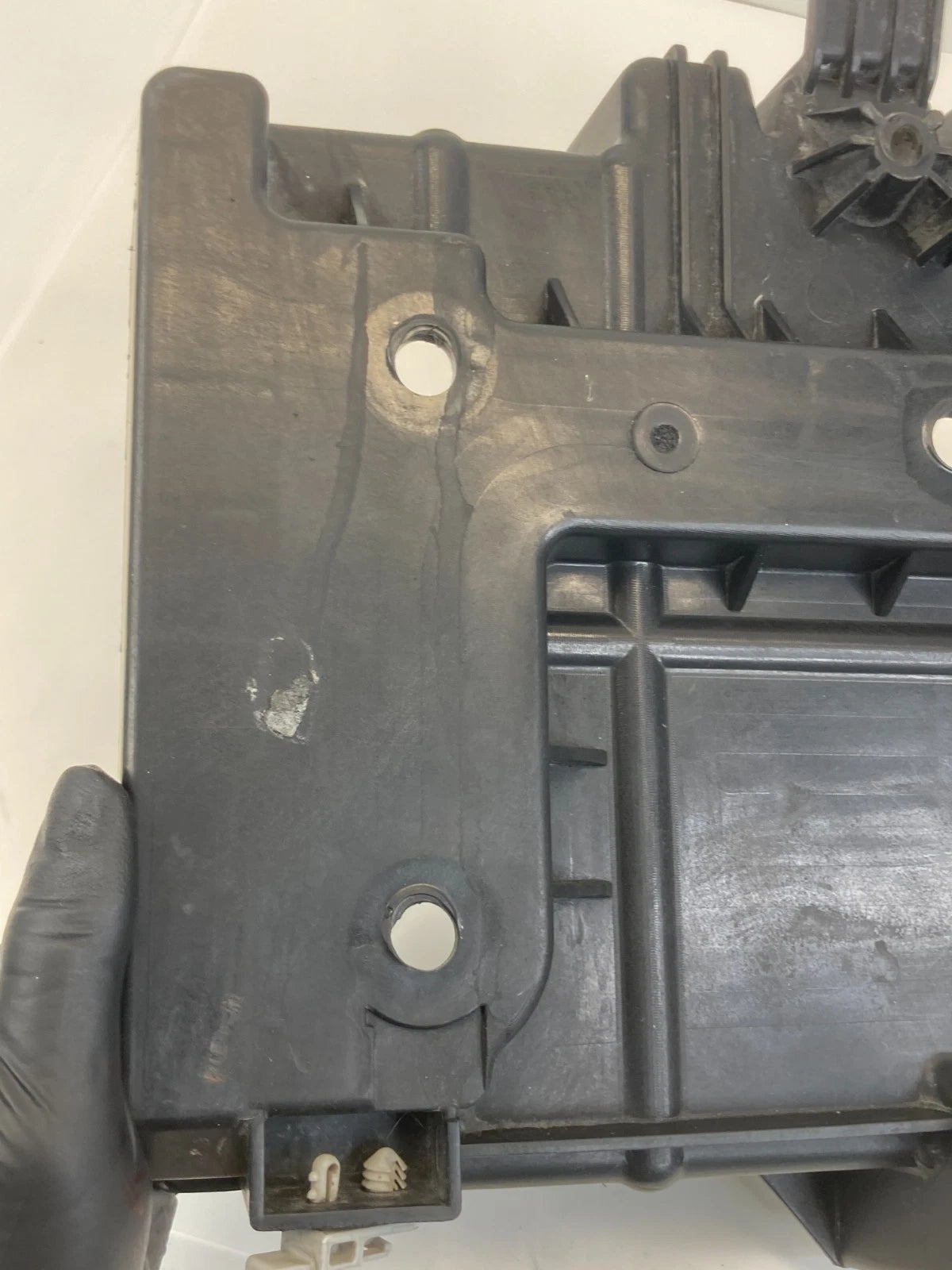 2009-2019 FORD FLEX LOWER BATTERY HOLDER HOLD DOWN TRAY PLASTIC 8G13-10723-AL