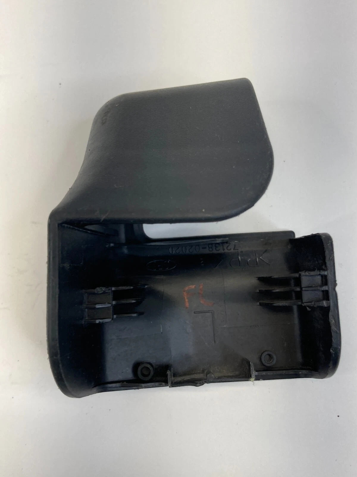 1998-2002 TOYOTA COROLLA LEFT SEAT TRACK END COVER TRIM 72138-02020 OEM