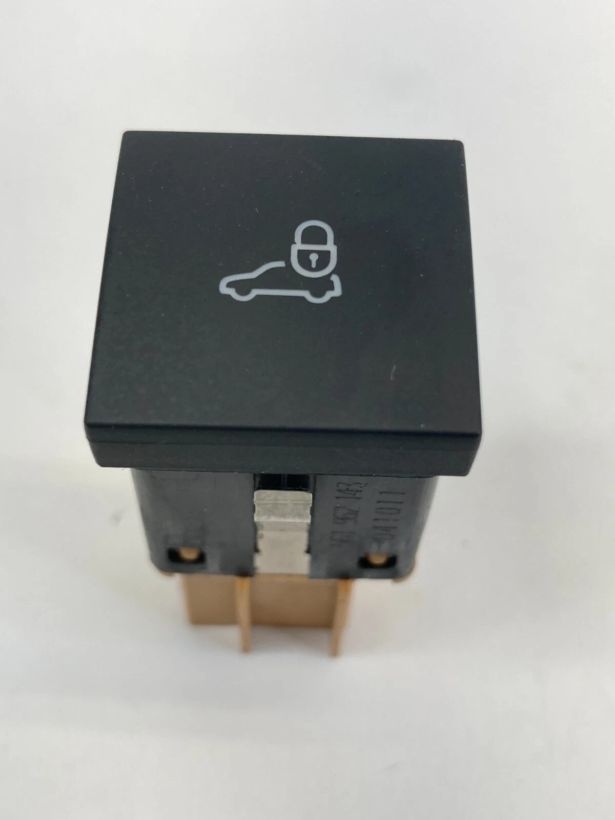 2012-2019 VOLKSWAGEN PASSAT VALET PARKING BUTTON CONTROL SWITCH 561962143 OEM