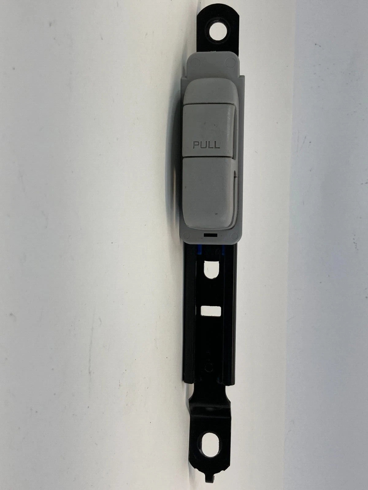 04-09 MAZDA3 MAZDA 3 FRONT LEFT DRIVER SIDE SEAT BELT HEIGHT ADJUSTER ASSEMBLY