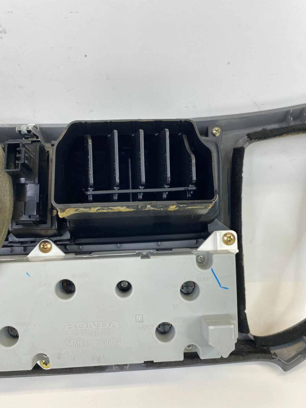 2005-2010 Honda Odyssey Radio Climate Control Dash Trim Bezel 77250-SHJ-A2-20