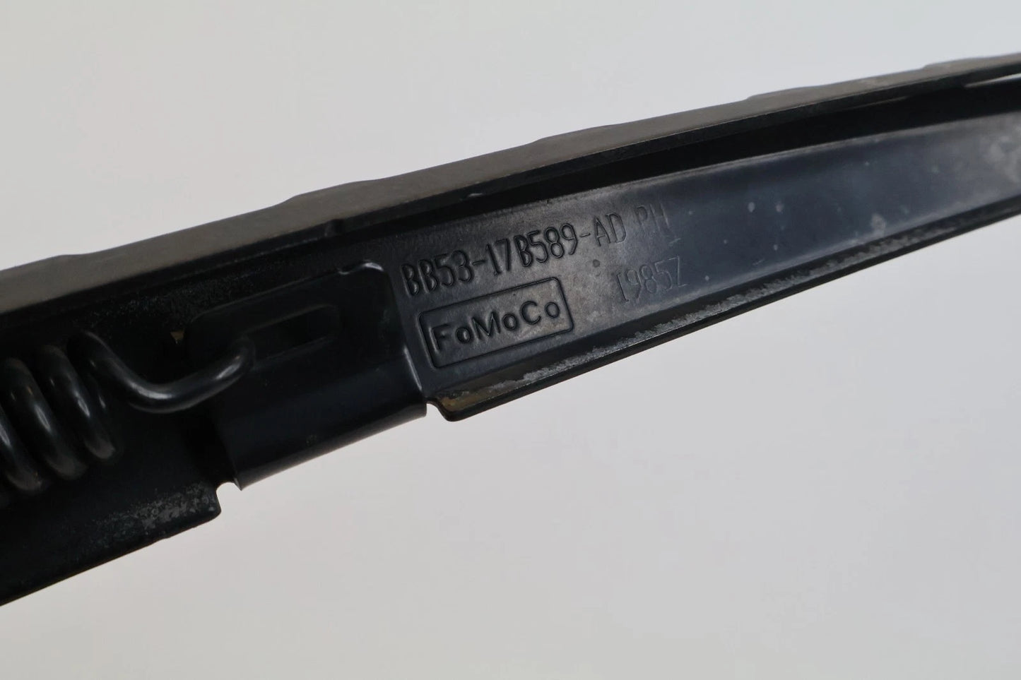 2011-2015 FORD EXPLORER FRONT LEFT RIGHT WINSHIELD WIPER ARM PAIR SET OEM
