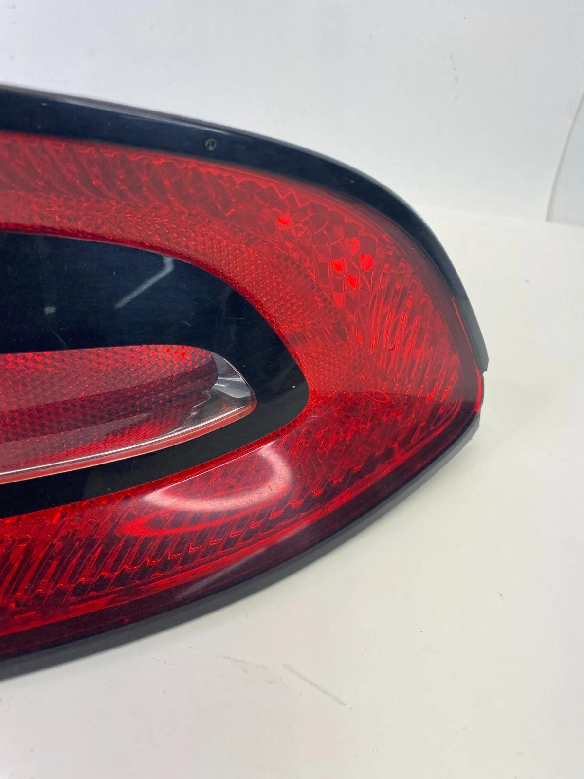 2013-2016 DODGE DART REAR RIGHT SIDE OUTER TAILLIGHT TAIL LAMP 68081394AE OEM