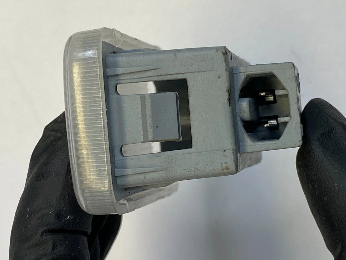 2004-2010 TOYOTA SIENNA REAR RIGHT DOOR COURTESY LIGHT LAMP 812300C020 OEM