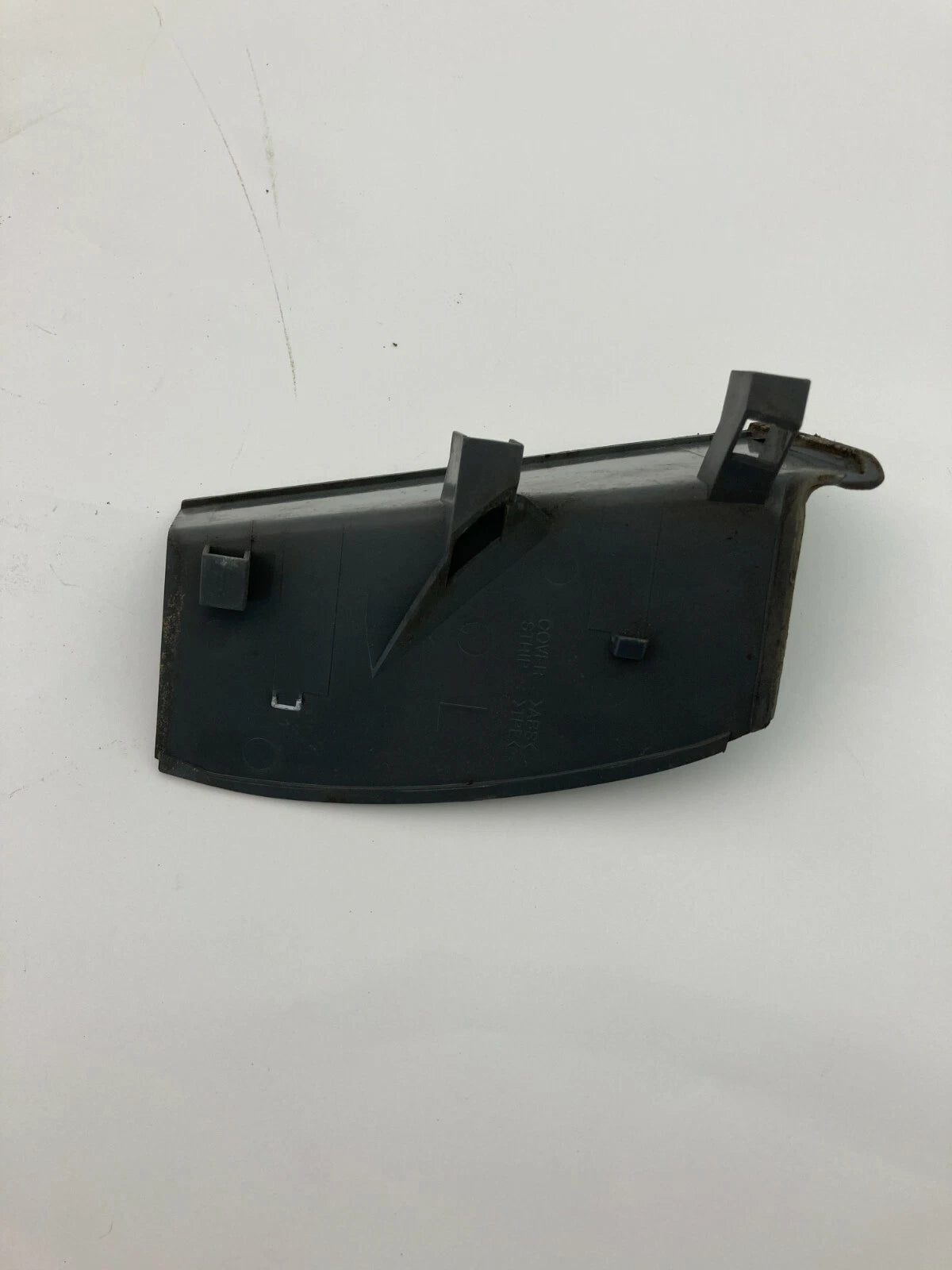 2006 2007 HYUNDAI SONATA REAR LEFT DRIVER SIDE TAIL LIGHT COVER TRIM PANEL