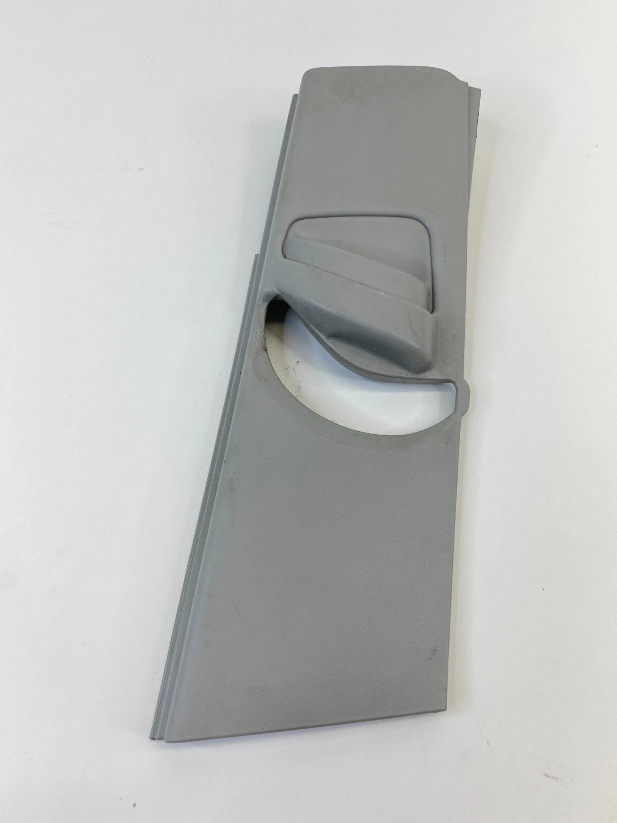 09-13 TOYOTA COROLLA FRONT RIGHT SEAT ANCHOR COVER PLATE PILLAR TRIM 73023-33020