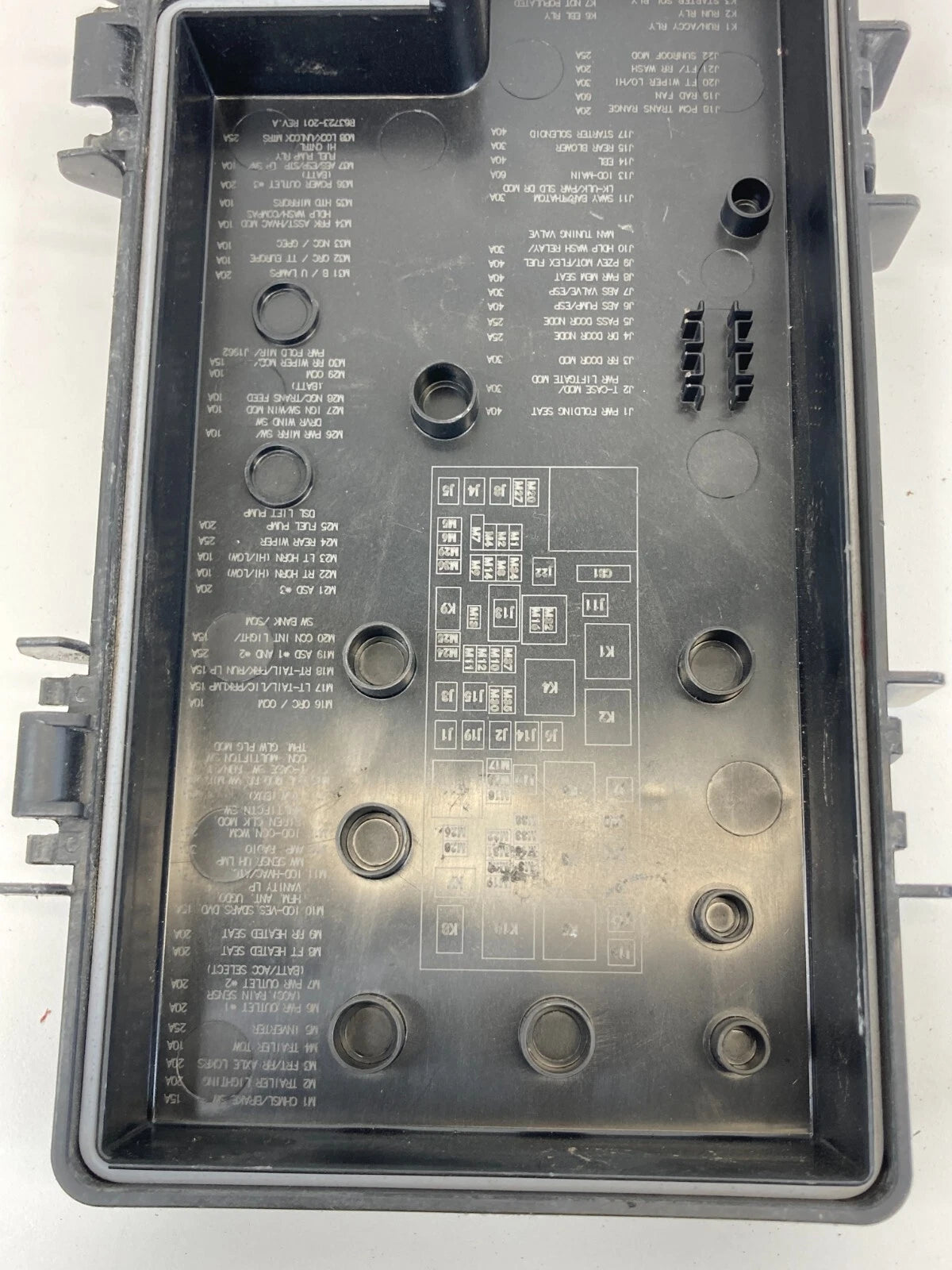 2008-2010 CHRYSLER TOWN & COUNTRY GRAND CARAVAN ENGINE RELAY FUSE BOX CAP COVER