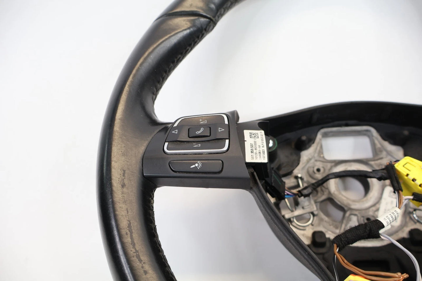 2012-2015 VOLKSWAGEN PASSAT STEERING WHEEL W/ AUDIO CONTROL SWITCH 561959537 OEM