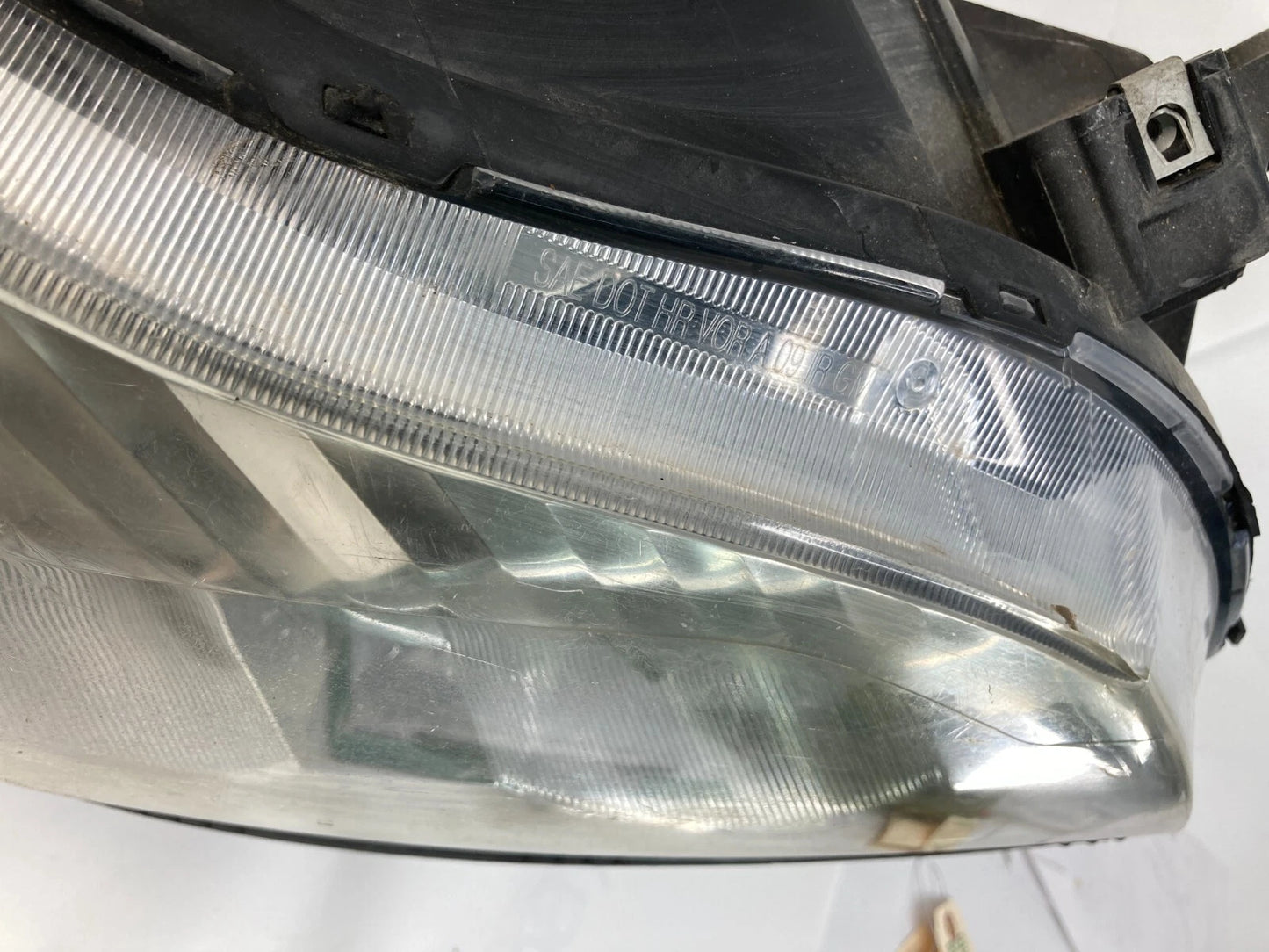 2009-2012 CHEVROLET TRAVERSE RIGHT PASSENGER SIDE HEADLIGHT HEADLAMP 20840410