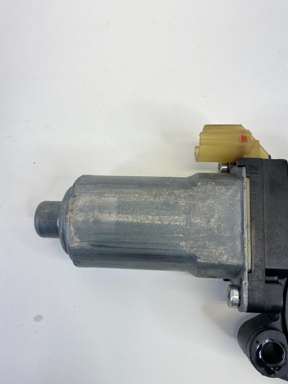 2005-2009 Hyundai Tucson Front Left Driver Side Door Window Motor 3180034192 OEM