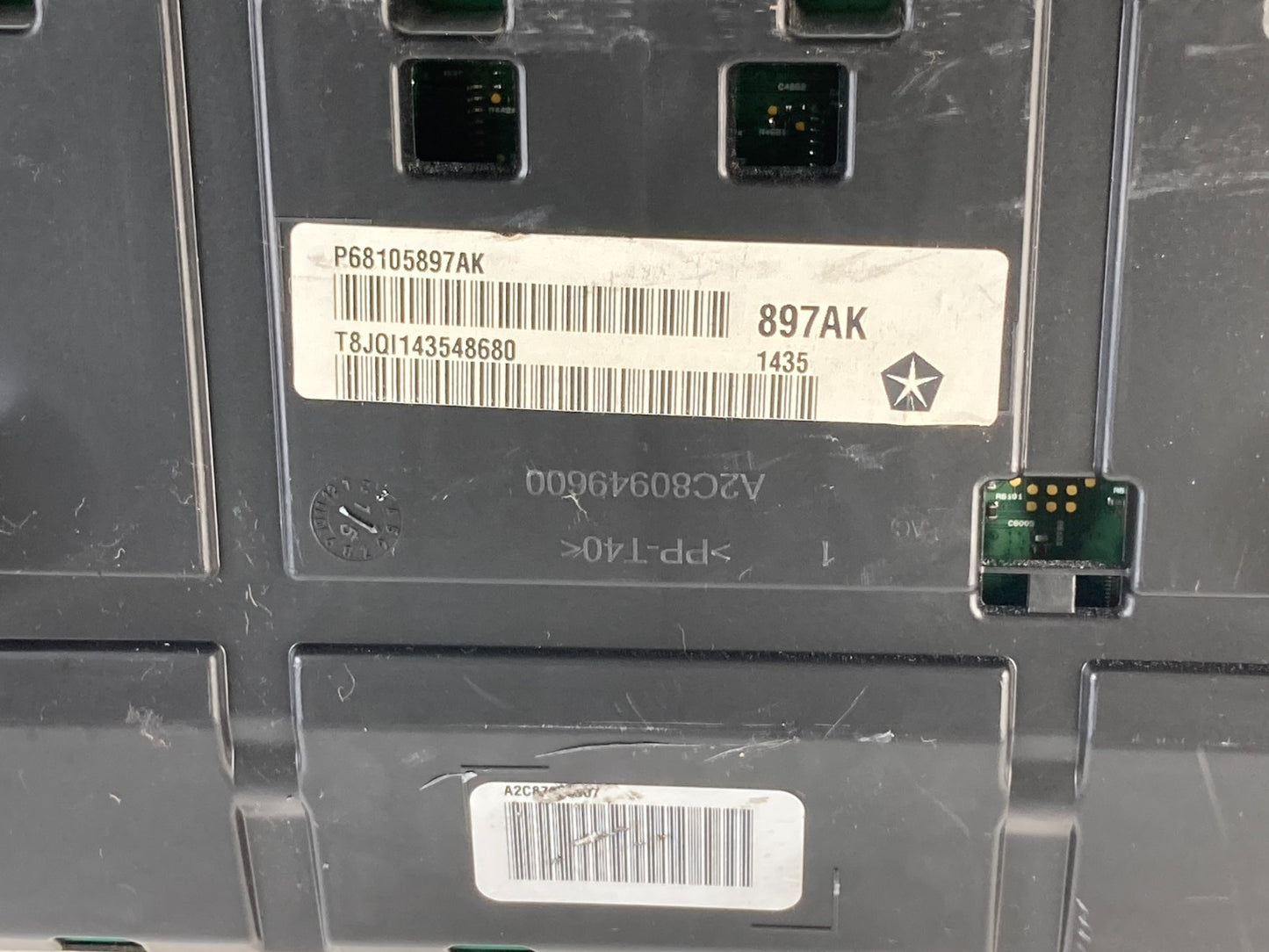 2015 Chrysler 200 A/T Instrument Cluster Speedometer Gauges Unk Miles 68105897AK