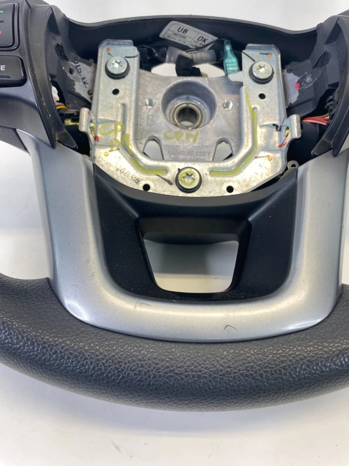 2012-2017 KIA RIO 1.6L STEERING WHEEL WITH AUDIO & CRUISE CONTROL BUTTONS OEM