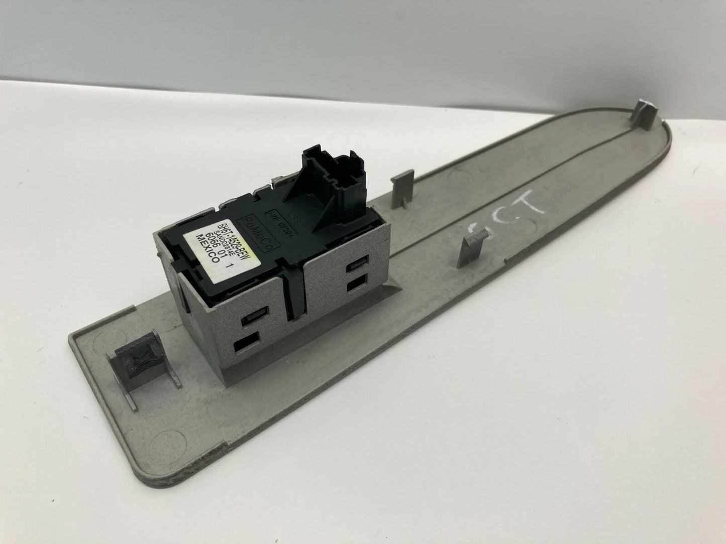 2006 LINCOLN ZEPHYR FRONT RIGHT WINDOW SWITCH WITH BEZEL OEM 6H6T-14529-BEW