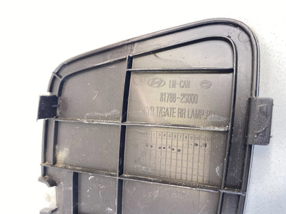 2010-2015 HYUNDAI TUCSON REAR RIGHT TAILGATE LAMP ACCESS COVER CAP 81788-2S000
