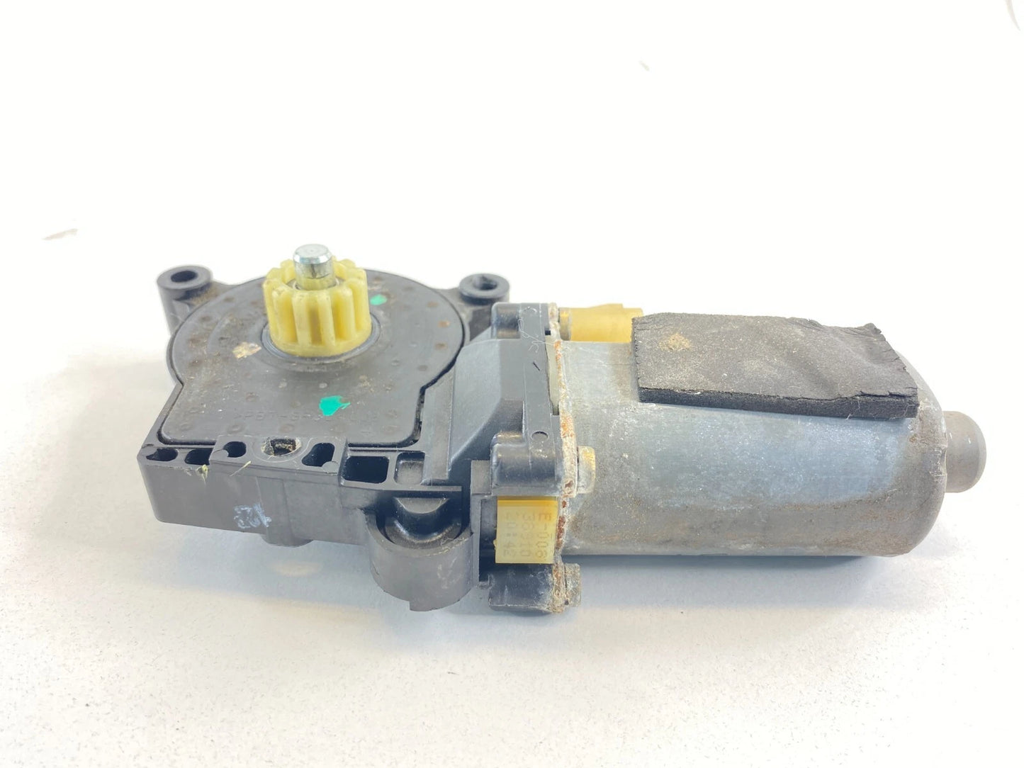 1997-2005 Buick Century Front Left Driver Side Door Window Motor CM090930B