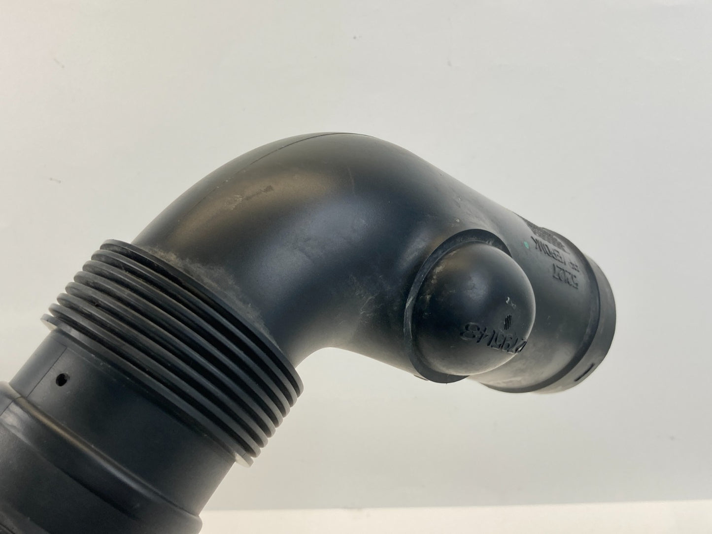 2003 2004 2005 2006 Saab 9-3 Air Intake Hose Duct Outlet Tube Pipe 12785069 OEM