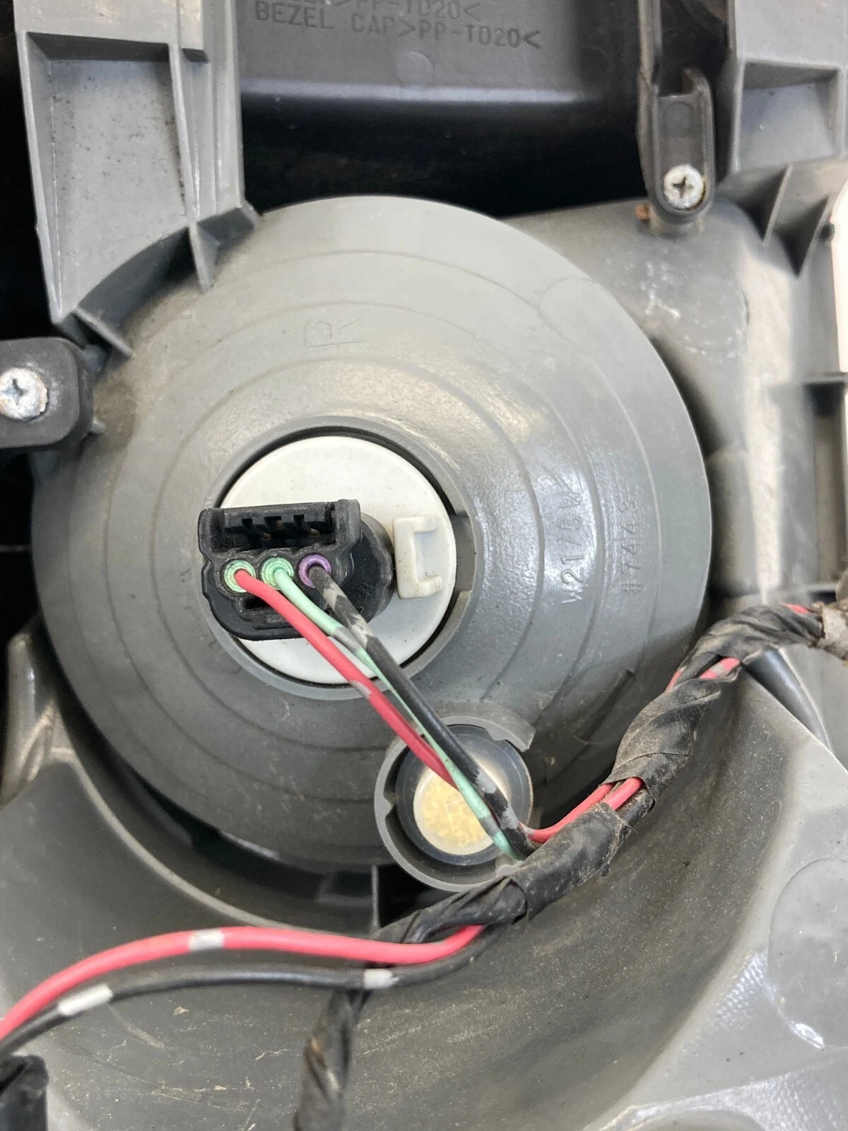 2010-2012 ACURA RDX RIGHT OUTER PASSENGER REAR TAILLIGHT BRAKE LAMP ASSEMBLY OEM