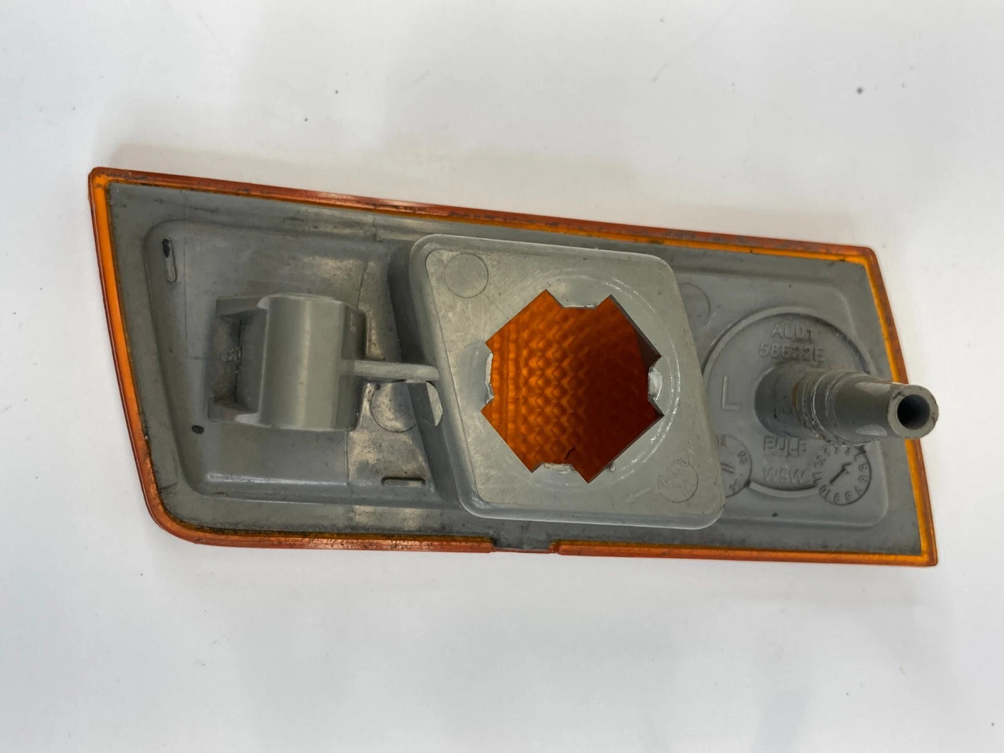 05 06 07 08 09 10 CHRYSLER 300 FRONT BUMPER LEFT SIDE MARKER LIGHT LAMP OEM