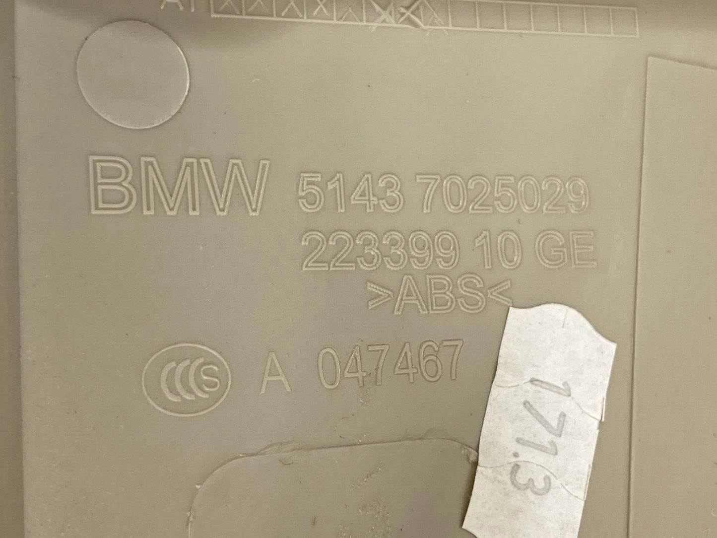 2009 2010 BMW 535i xDrive Front Left Driver Door Kick Panel Trim 51437025029 OEM