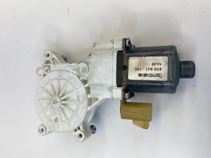 2004 2005 2006 CADILLAC SRX REAR RIGHT BACK SIDE DOOR WINDOW MOTOR 2 PIN OEM