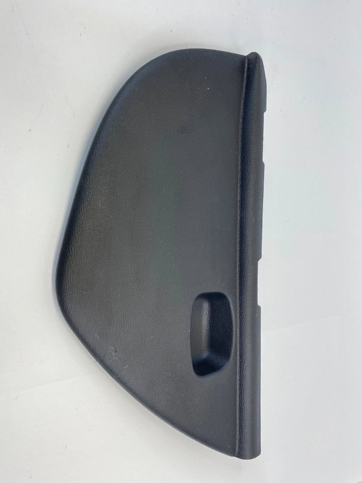 2007-2010 HYUNDAI ELANTRA RIGHT SIDE DASH END CAP COVER BEZEL TRIM 84718-2H000