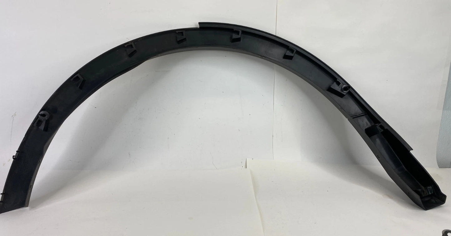 13-19 FORD EXPLORER INTERCEPTOR SUV REAR LEFT SIDE QUARTER WHEEL MOLDING TRIM