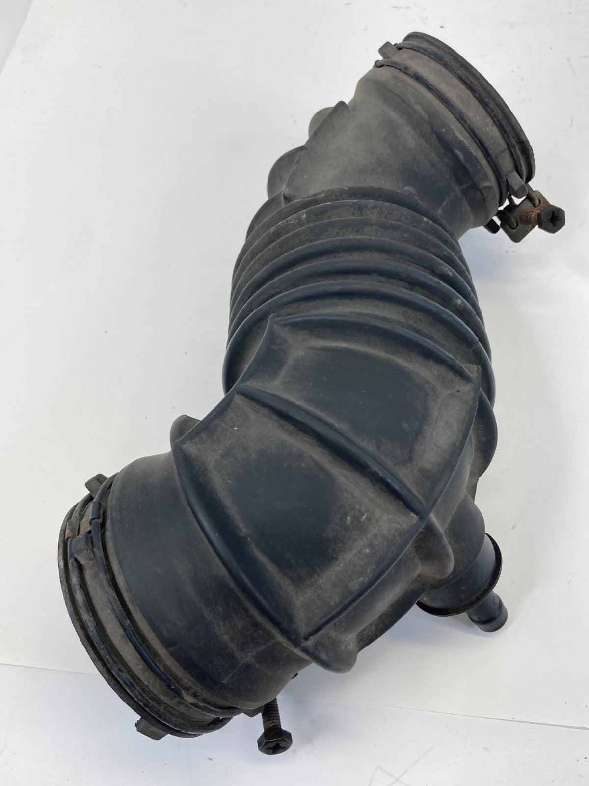 14 15 16 17 18 19 Kia Soul 1.6L L4 MT Air Cleaner Intake Inlet Duct Hose OEM