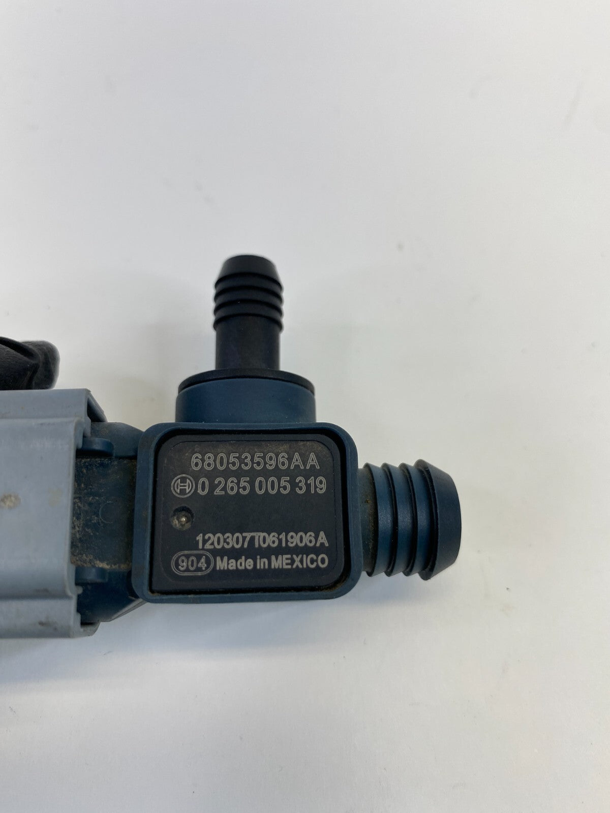 2011 2012 2013 Chrysler Town & Country Brake Booster Check Valve 68053596AA OEM