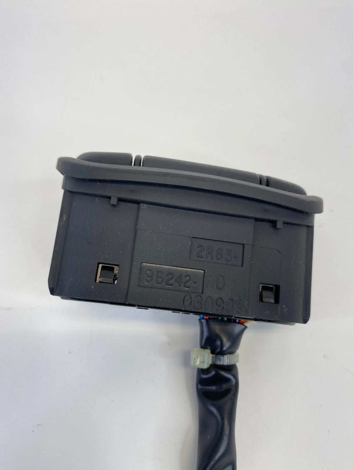 2003-2008 JAGUAR S-TYPE TRUNK RELEASE GAS FILLER LID OPEN SWITCH CONTROL OEM
