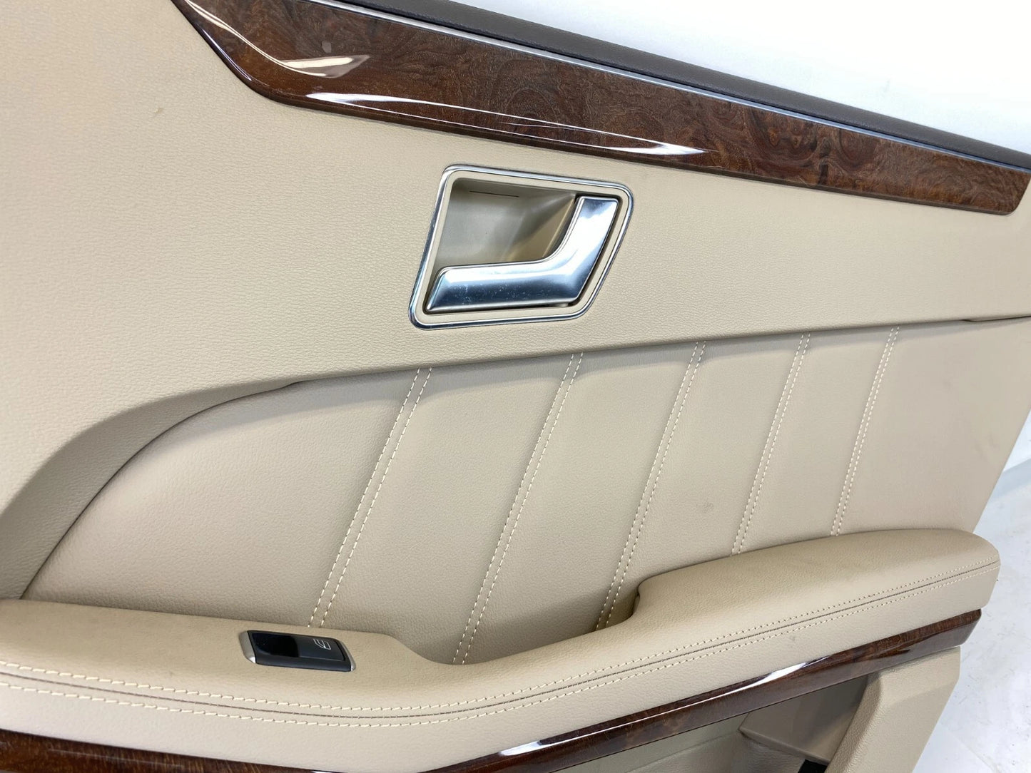 2006-2016 MERCEDES-BENZ E350 REAR RIGHT SIDE INNER DOOR PANEL ASSY W/ SWITCH OEM