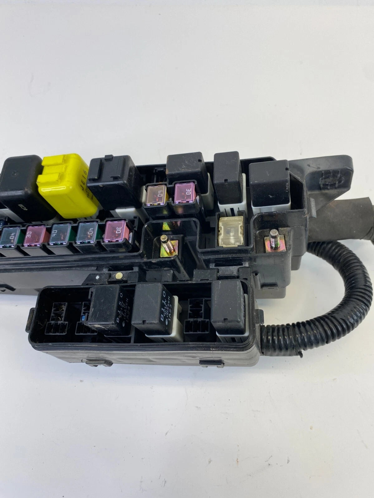 2000 2001 MAZDA MPV 2.5L V6 A/T FWD UNDER HOOD FUSE BOX RELAY JUNCTION BLOCK OEM