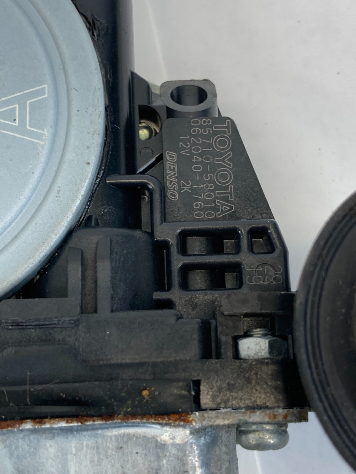 2005-2010 Scion tC Front Right Passenger Power Window Motor Regulator 8571058010