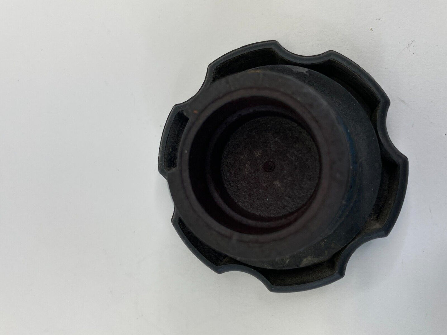 2006-2011 Buick Lucerne 3.8L V6 Engine Oil Fluid Filler Cap Cover SAE 5W-30