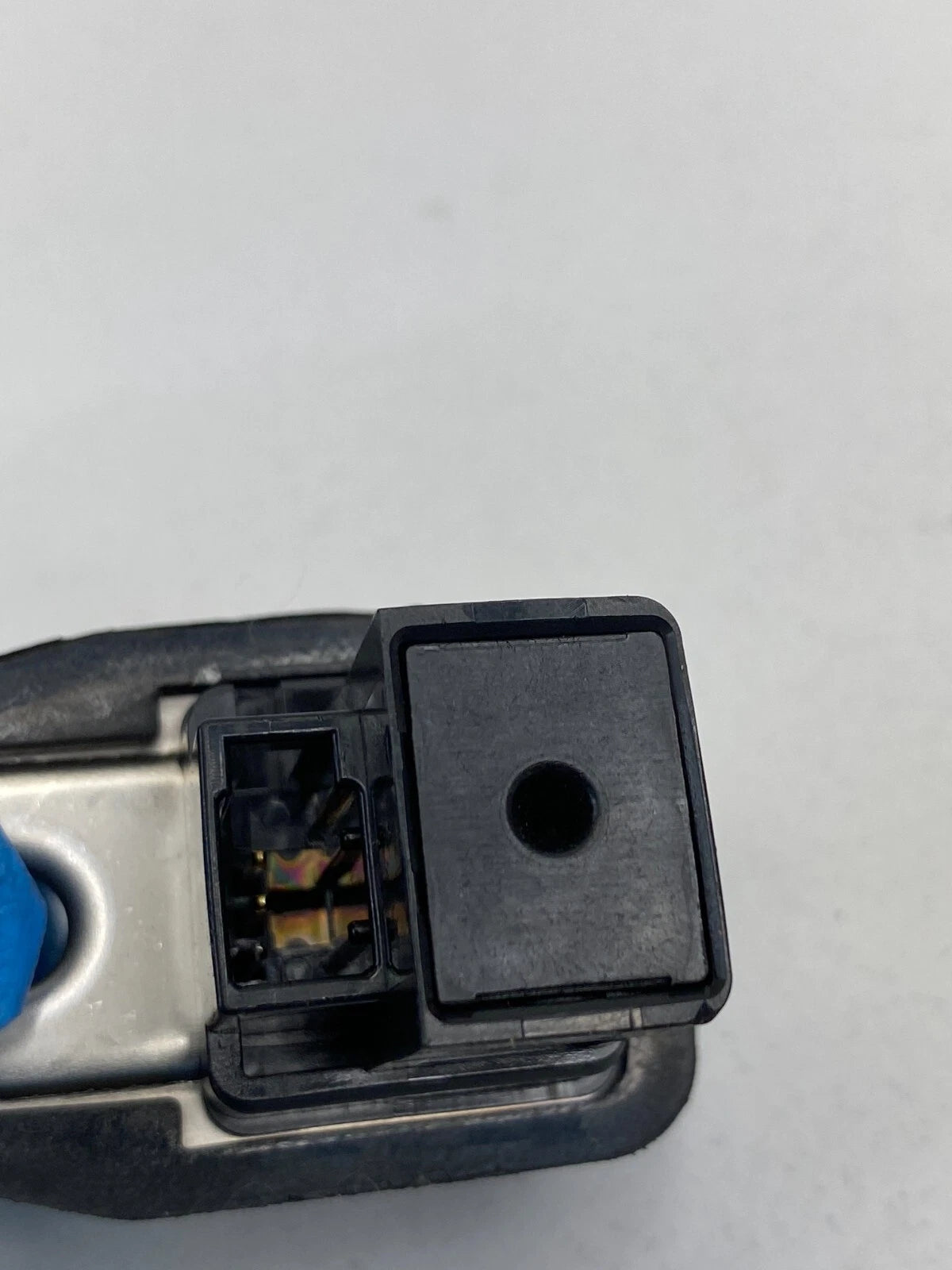 2009 2010 NISSAN CUBE REAR RIGHT PASSENGER SIDE DOOR LIGHT AJAR JAMB SWITCH