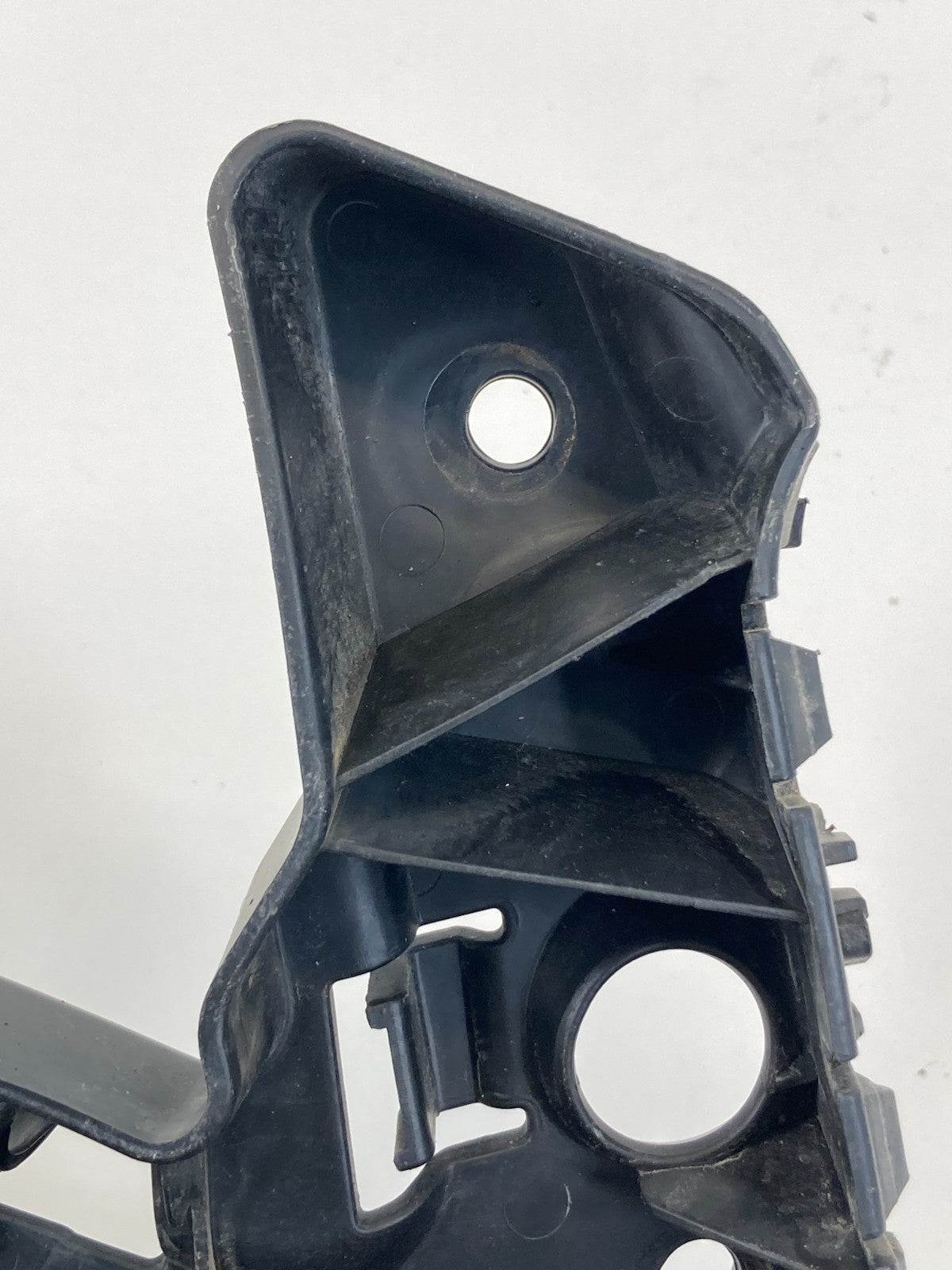 2009 2010 2011 Jaguar XF Front Bumper Left Side Bumper Bracket Support OEM