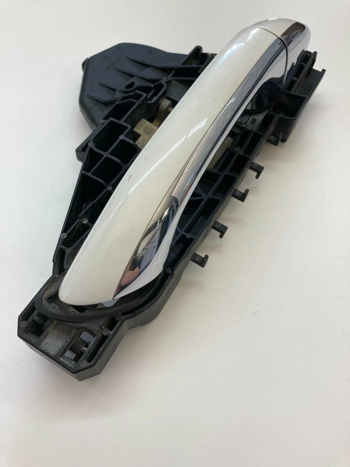 2006-2012 MERCEDES-BENZ R350 ML350 FRONT RIGHT EXTERIOR DOOR HANDLE WHITE OEM