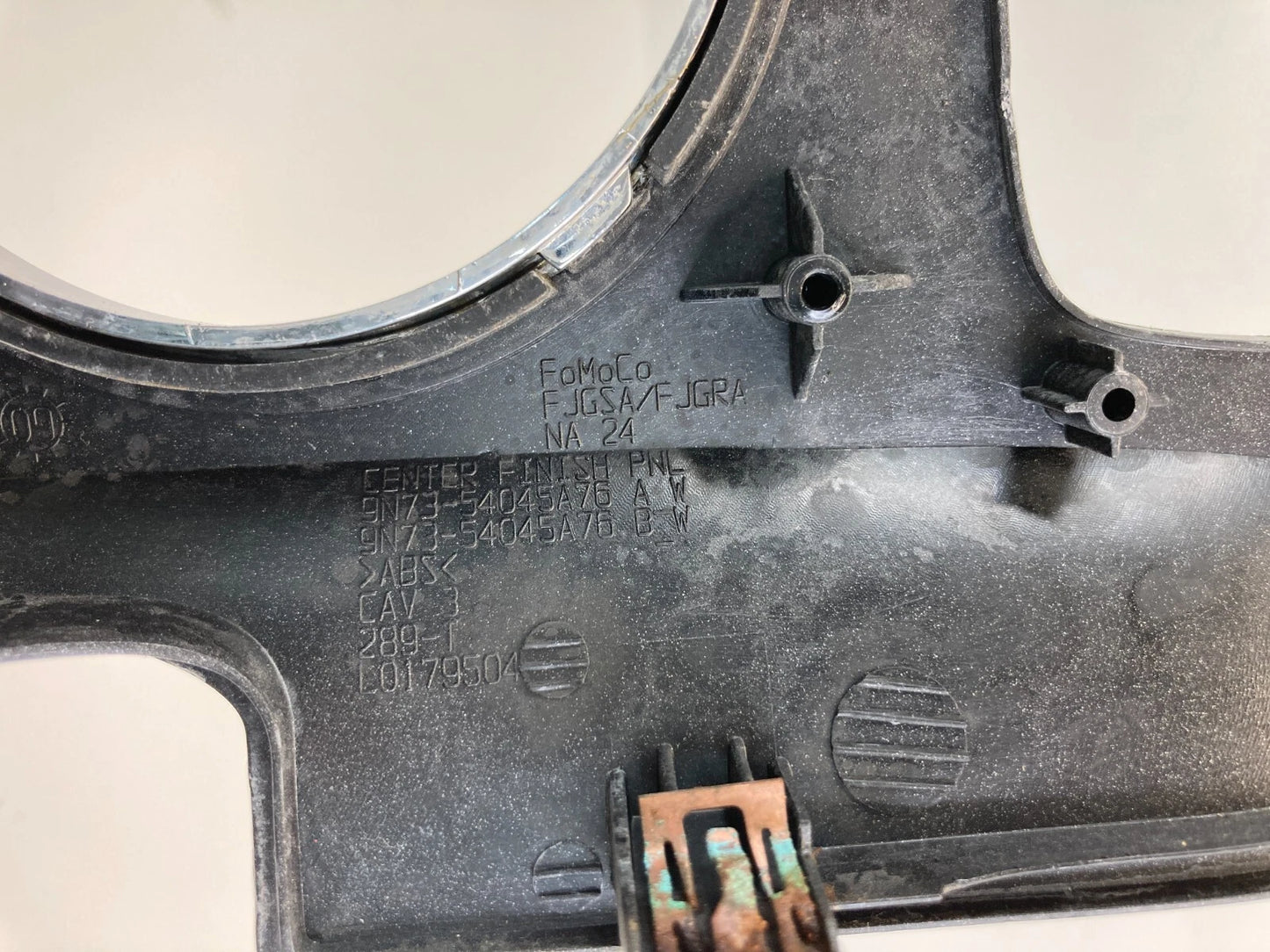 10-12 FORD FUSION CENTER CONSOLE SHIFTER CUP HOLDER BEZEL TRIM 9N73-54045A76AW