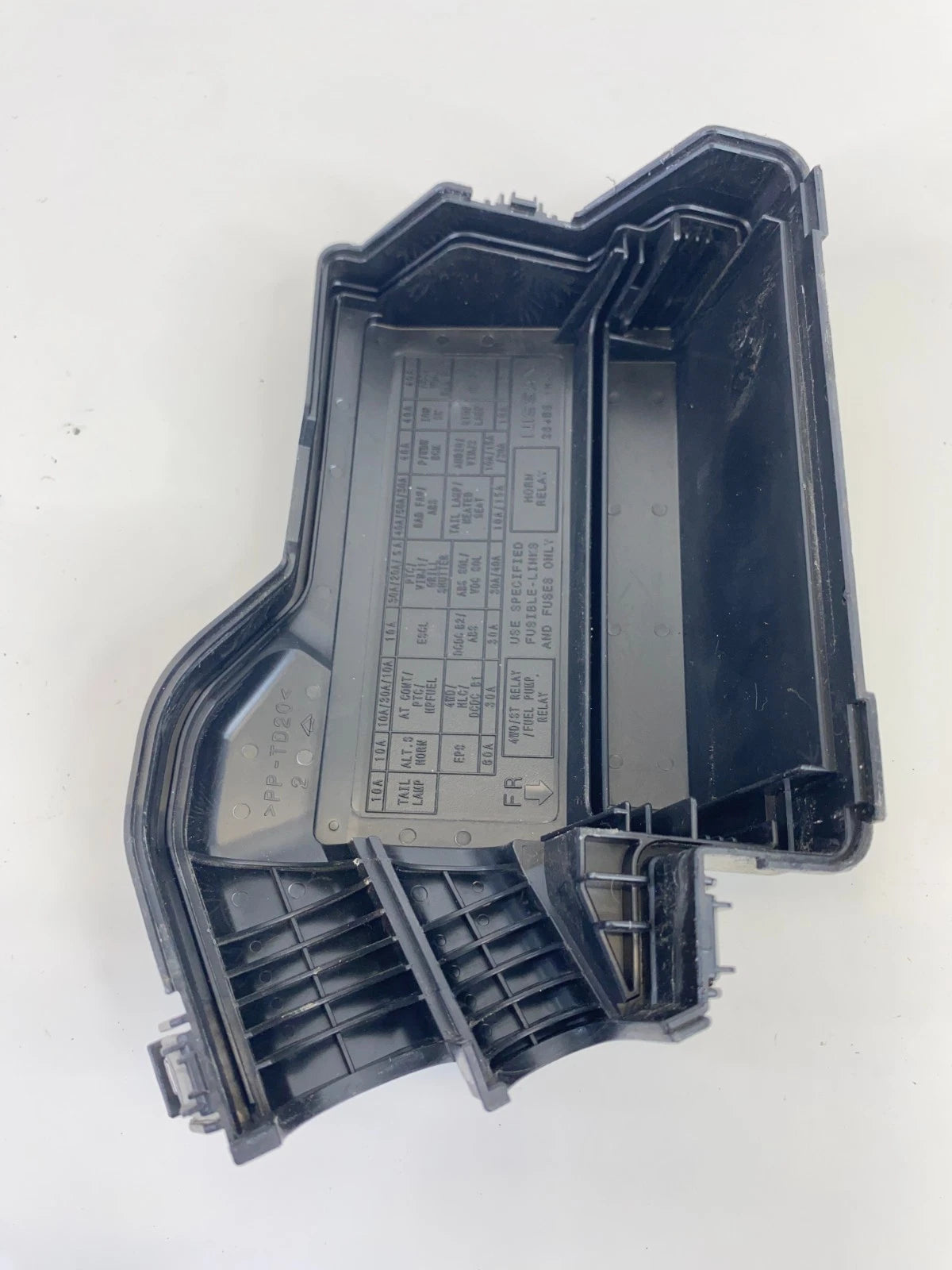 2015-2019 Nissan Versa 1.6L Engine Fuse Relay Box Fusebox Cover Lid 284B8-1HA0B