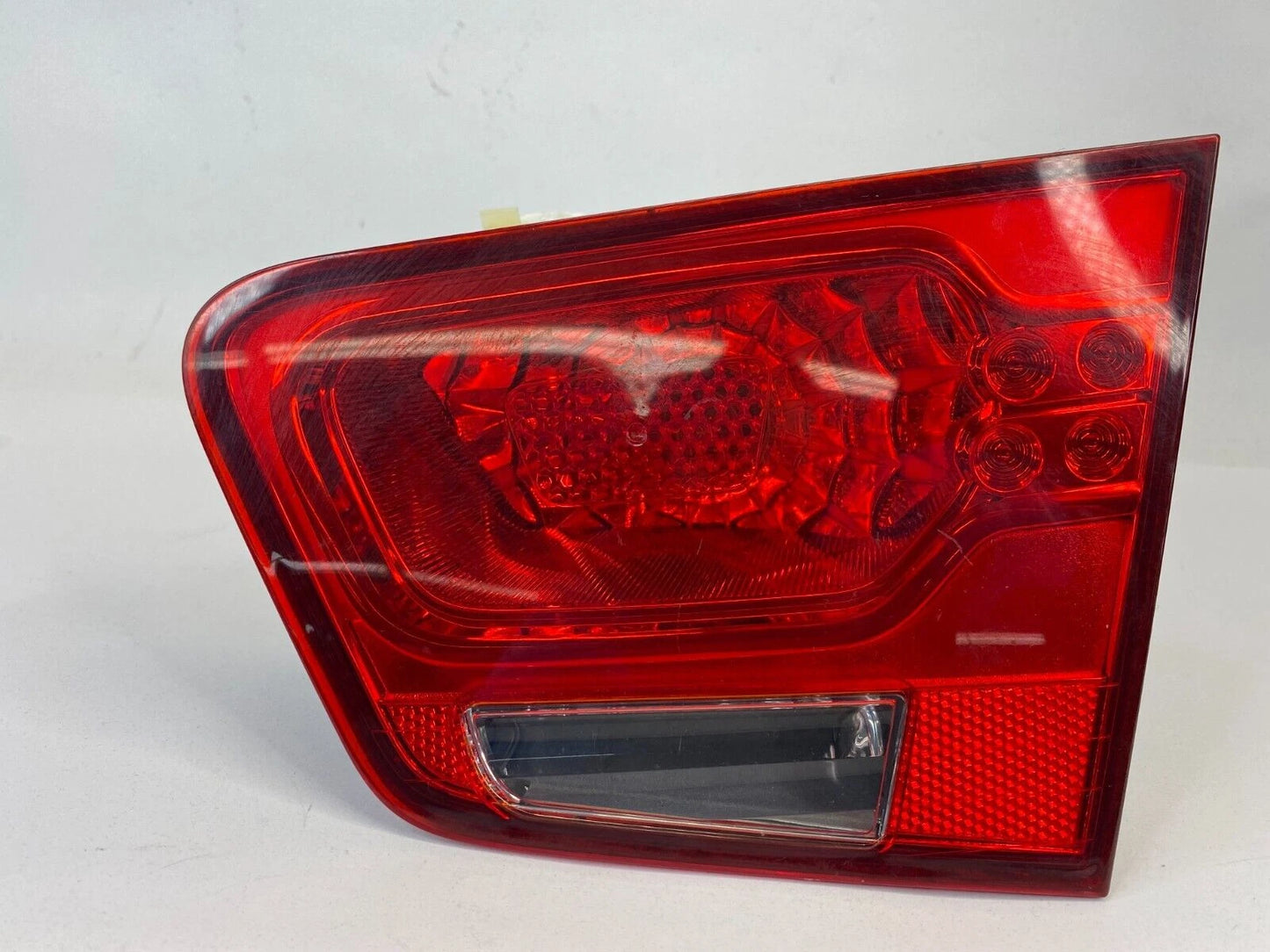 2010-2013 KIA FORTE SEDAN REAR RIGHT INNER TRUNK TAIL LIGHT 92404-1M000 OEM