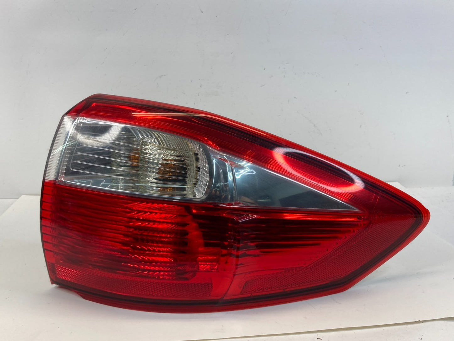 2013-2016 Ford C-Max Energi Right Outer Tail Light Taillight DM51-13404-AC OEM