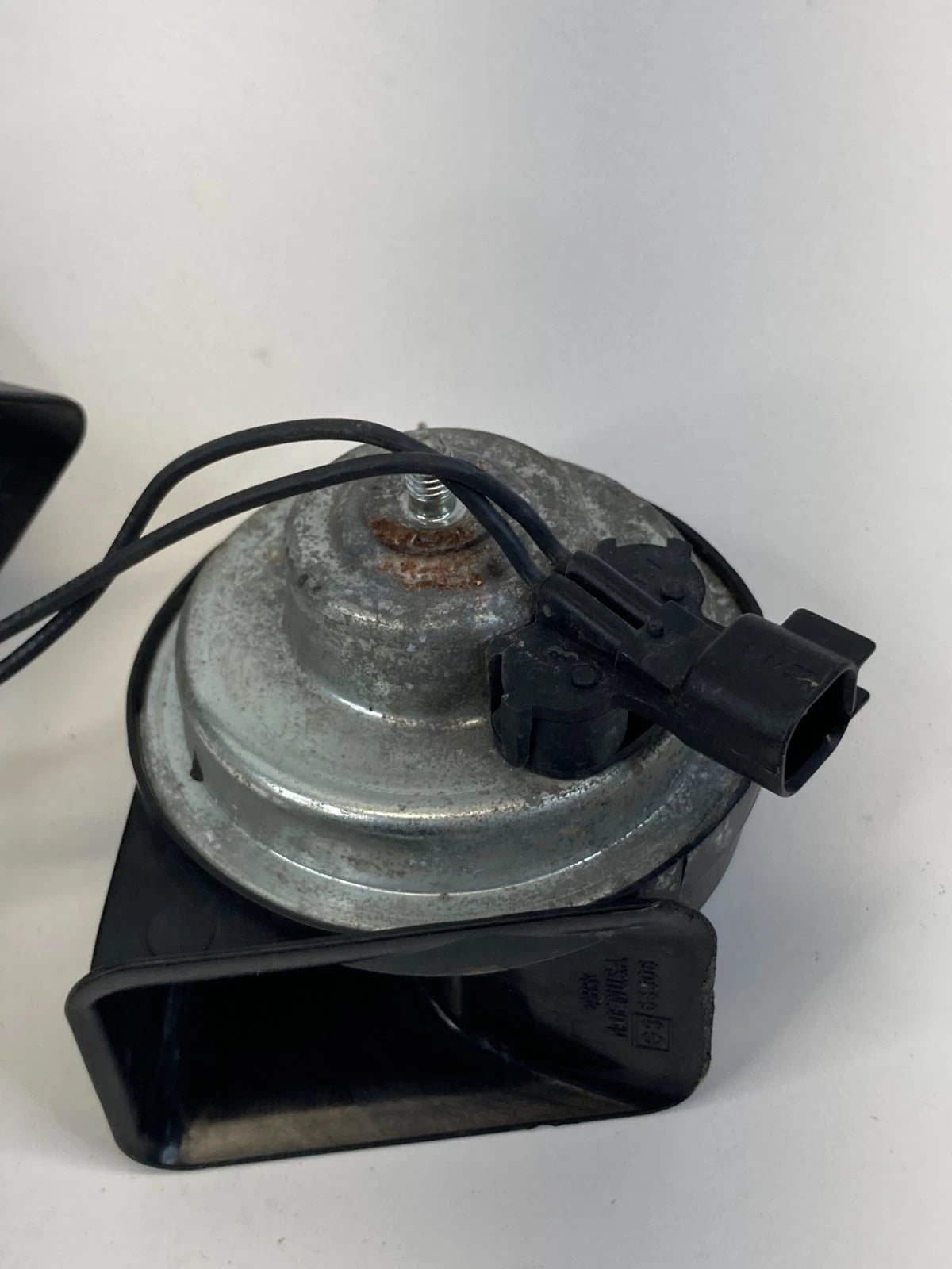 13-19 Ford Explorer Police Low & High Tone Horn Alarm Dual Siren Signal A046495