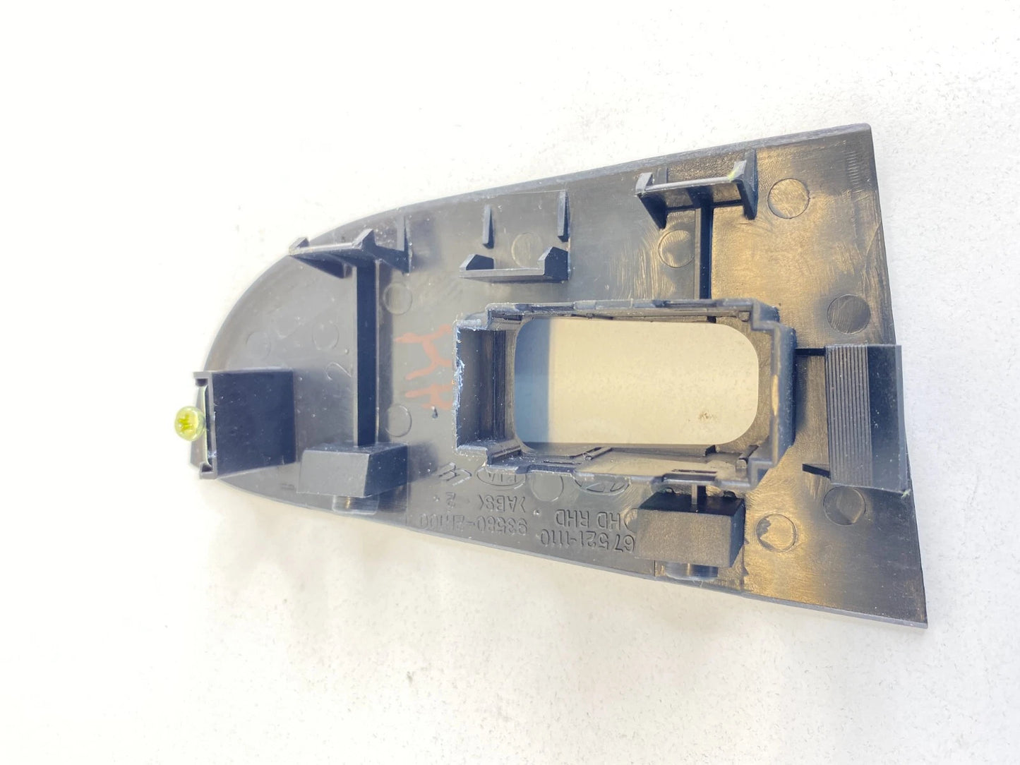 06-10 HYUNDAI ELANTRA SEDAN REAR RIGHT DOOR WINDOW SWITCH BEZEL TRIM 93580-2H100