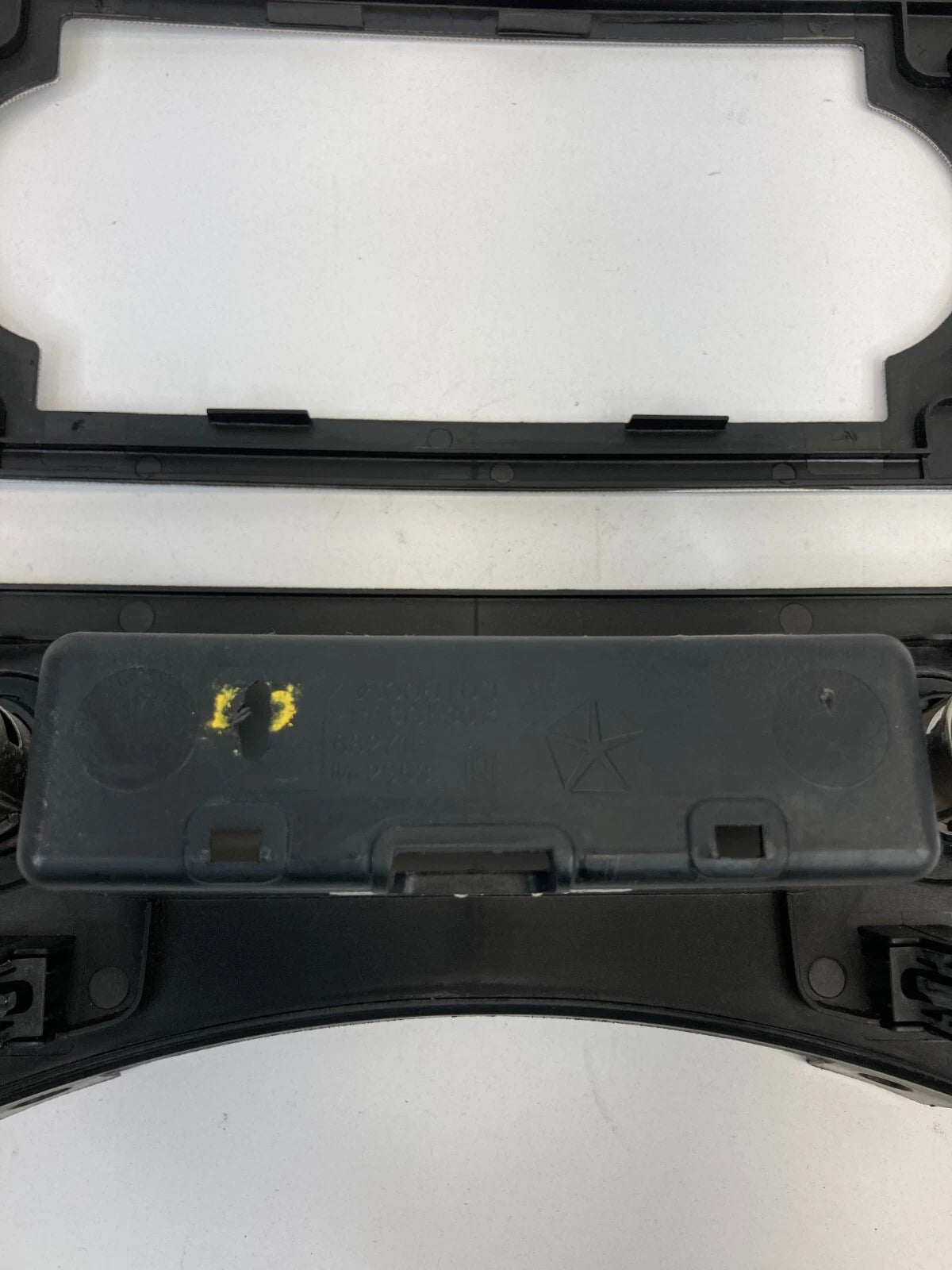 05-07 JEEP GRAND CHEROKEE CENTER TRIM DASH CLIMATE CONTROL BEZEL X35008103 OEM