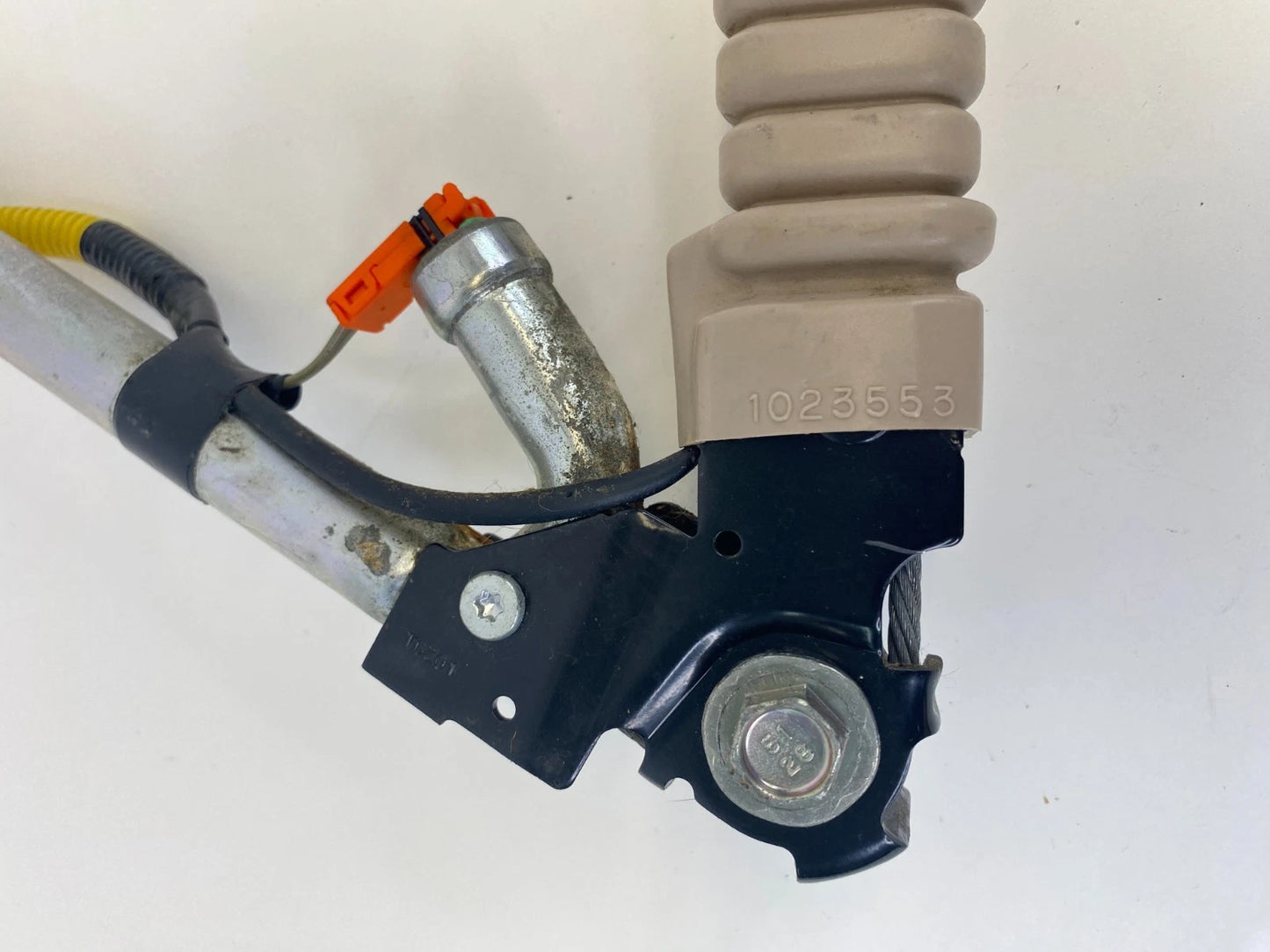 2005-2008 Kia Sportage Front Right Passenger Side Seat Belt Buckle RH OEM