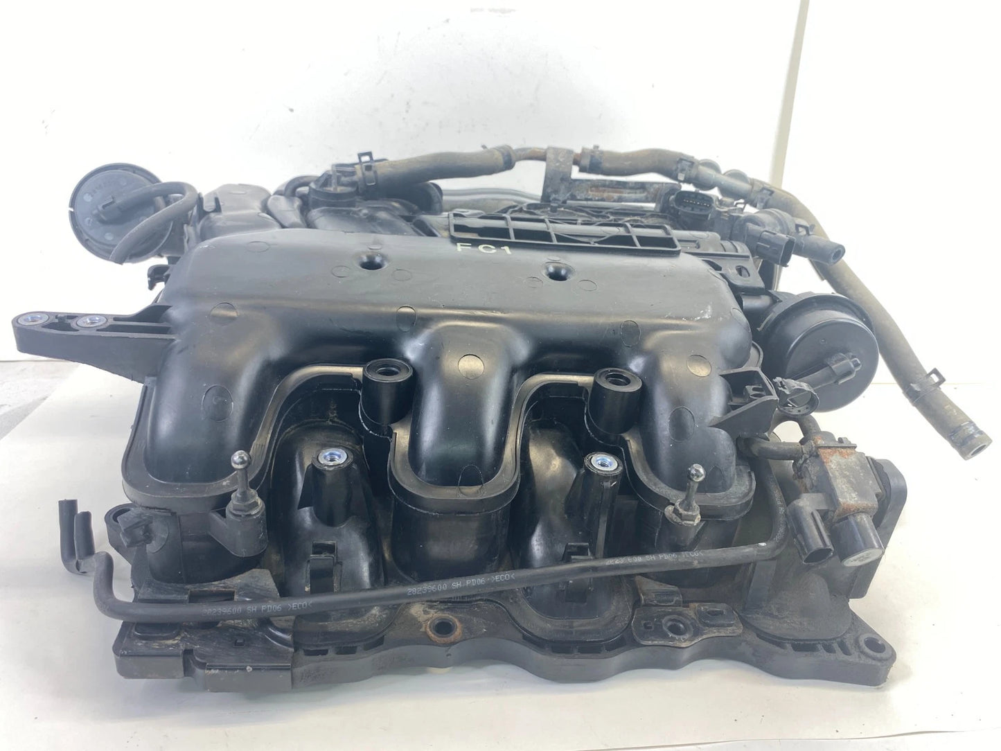 15 16 17 18 19 20 21 KIA SEDONA 3.3L V6 UPPER AIR INTAKE MANIFOLD ASSEMBLY OEM