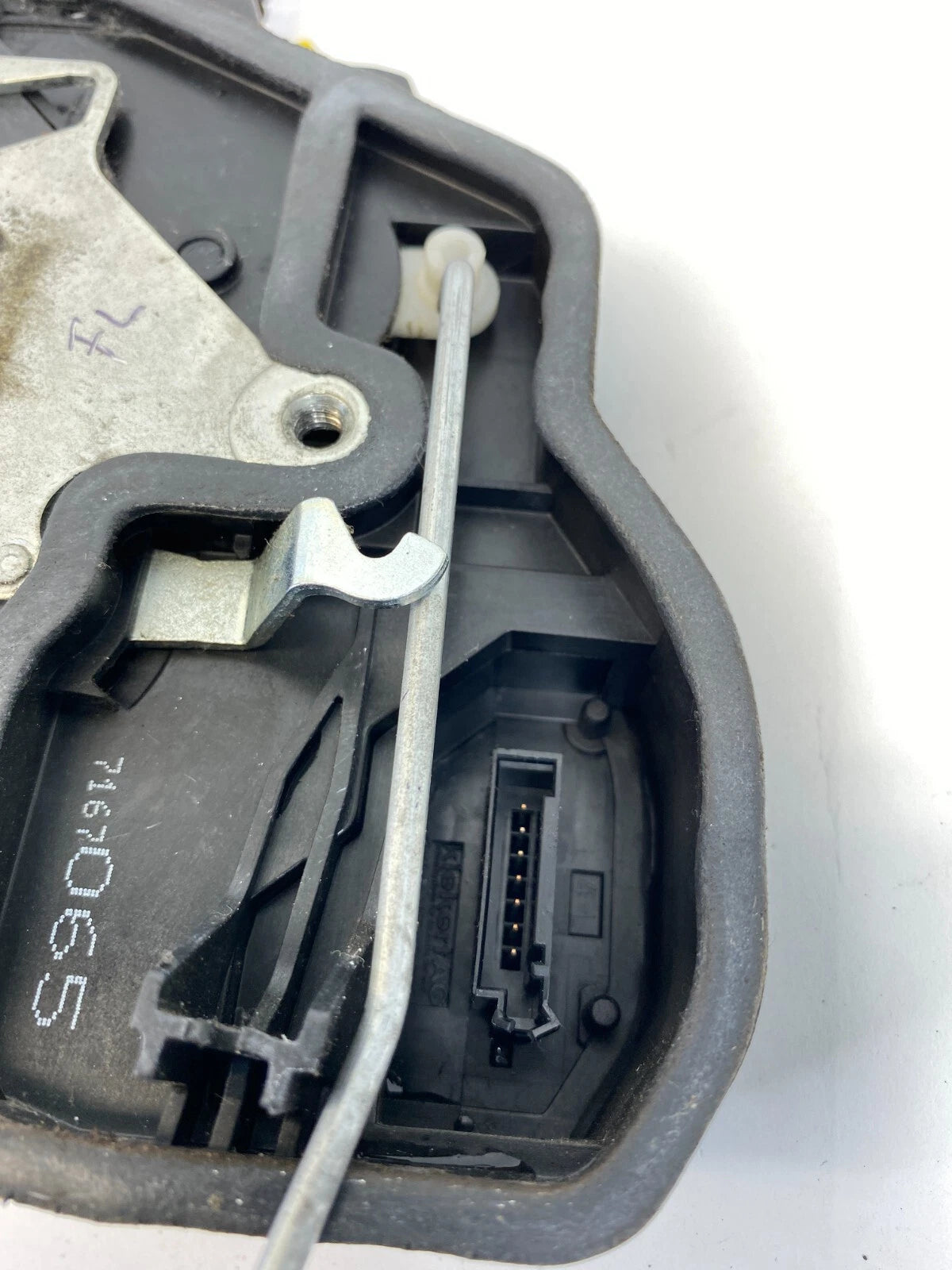 2004-2007 BMW 530I 525I FRONT LEFT SIDE DOOR LOCK LATCH ACTUATOR 7167065 OEM