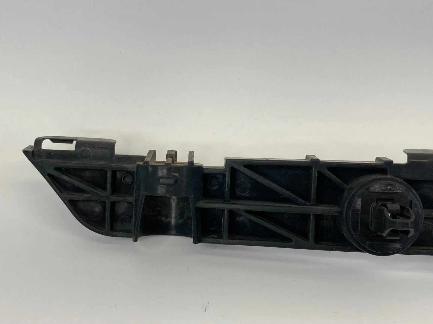 2007-2012 LEXUS ES350 REAR BUMPER RIGHT SIDE SUPPORT BRACKET OEM 52157-33020